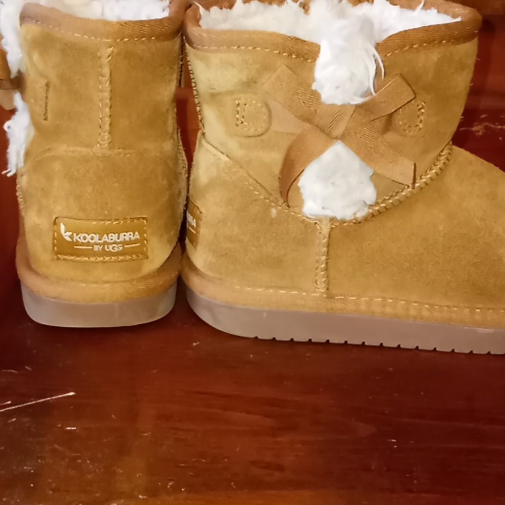 Kookaburra by UGG used children's brown boots